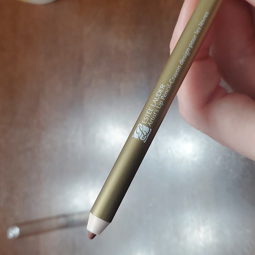 New Estee Lauder lip pencil crayon